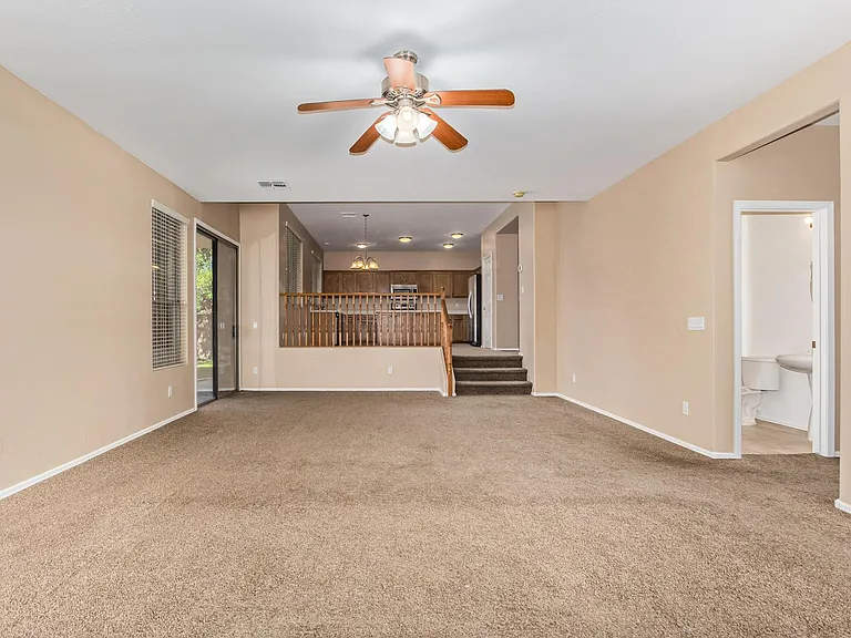 504 N Swallow Ln — Photo 19