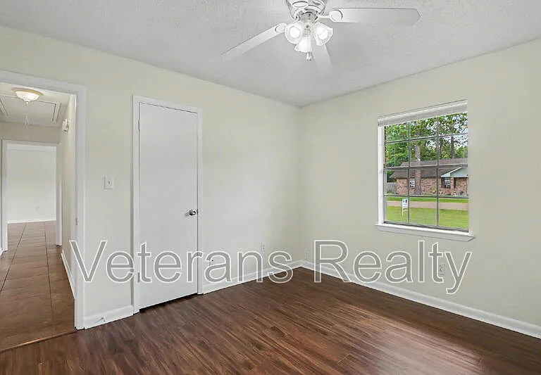 837 Tee St — Photo 14