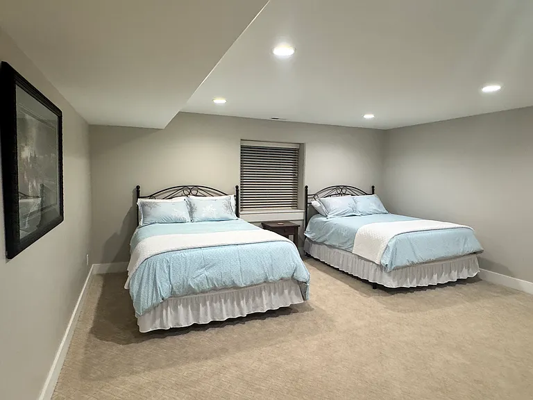 135 Baywood Dr — Photo 3