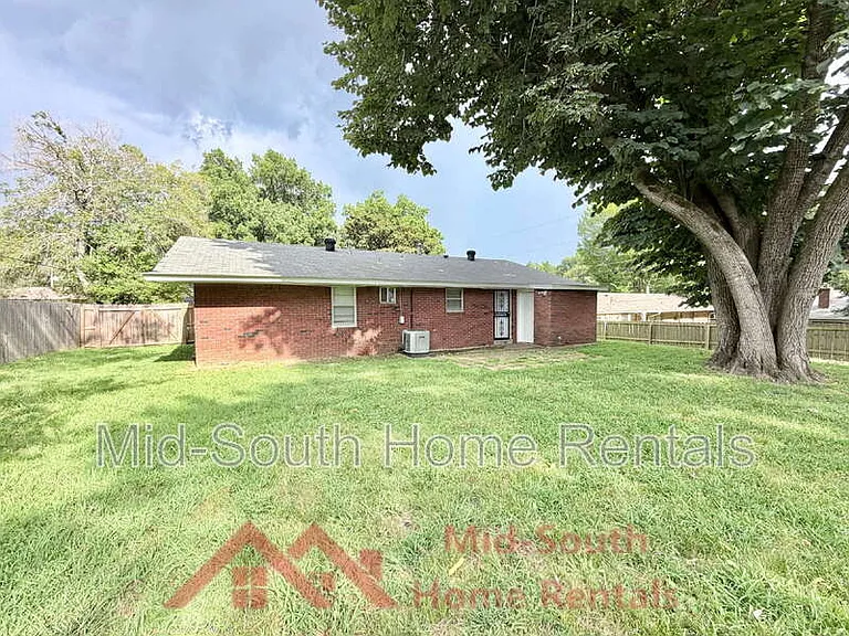 3831 Hermitage Dr — Photo 20