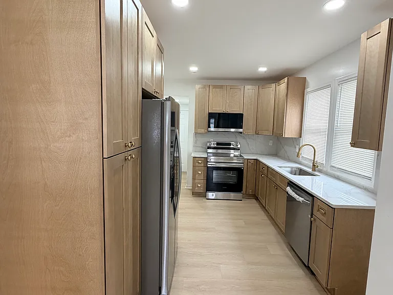 2702 Lancaster Ave — Photo 8
