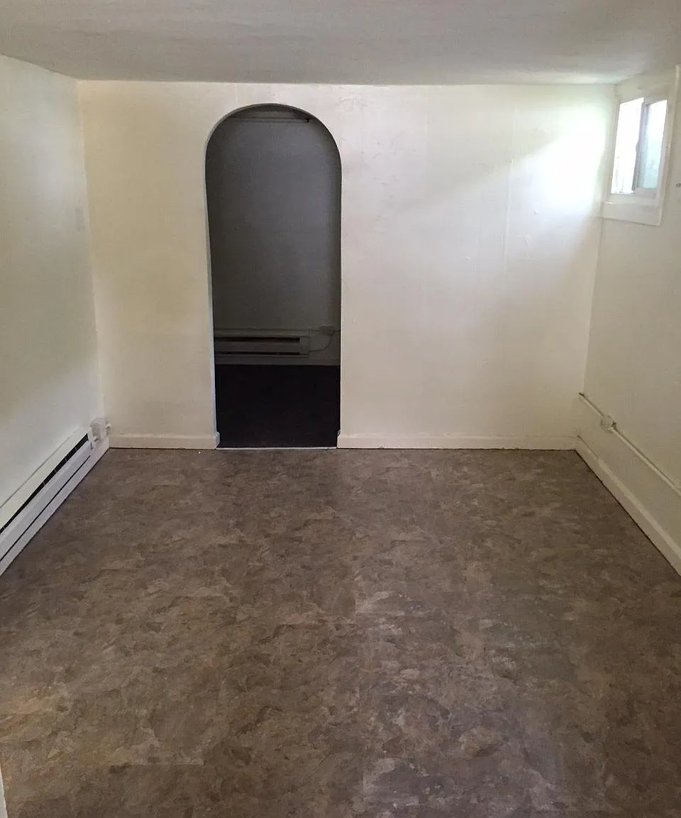 2 bed, 400 sqft, $1,100 — Photo 4