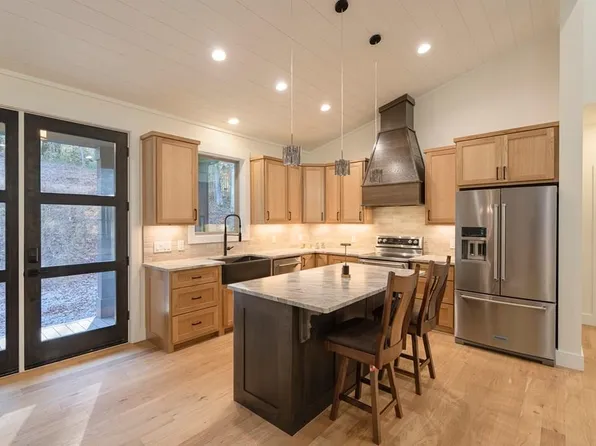 1214 John Abernathy Rd, Blairsville, GA 30512