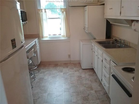 5th image of 176 Kenna Dr