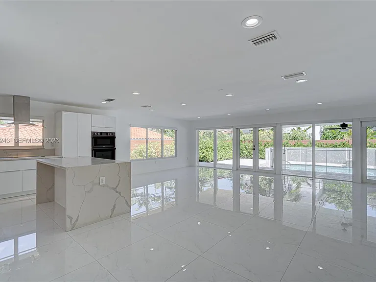 773 Woodcrest Rd — Photo 12