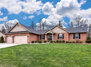 70 Oak Leaf Dr, Maryville, IL 62062