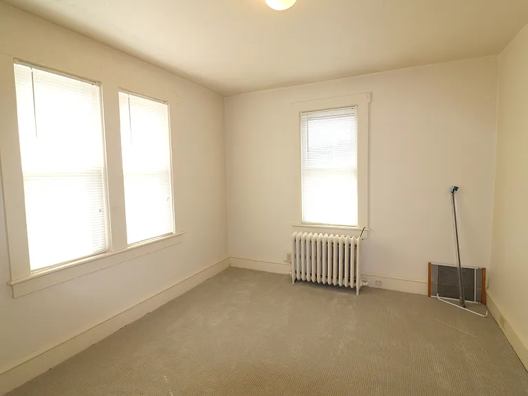 517 E Main St — Photo 22