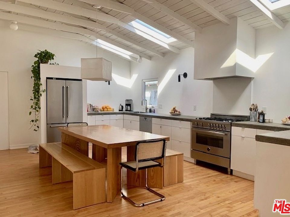 1st image of 3354 Casitas Ave