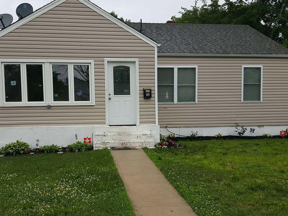 1st image of 407 Manapaqua Ave
