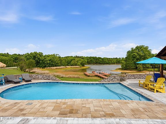 45th image of 401 Gholdston Dr