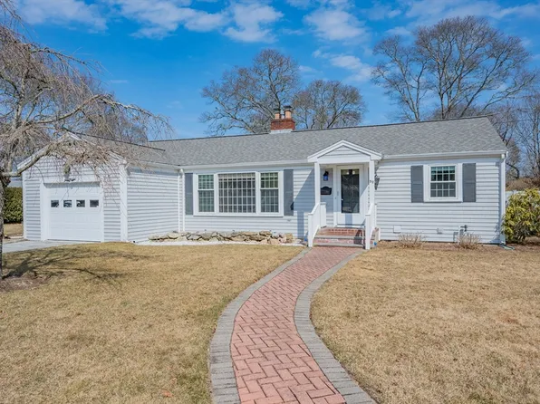 52 Cherry St, Barnstable, MA 02630