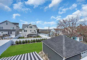 111 Sanborn Ave — Photo 28