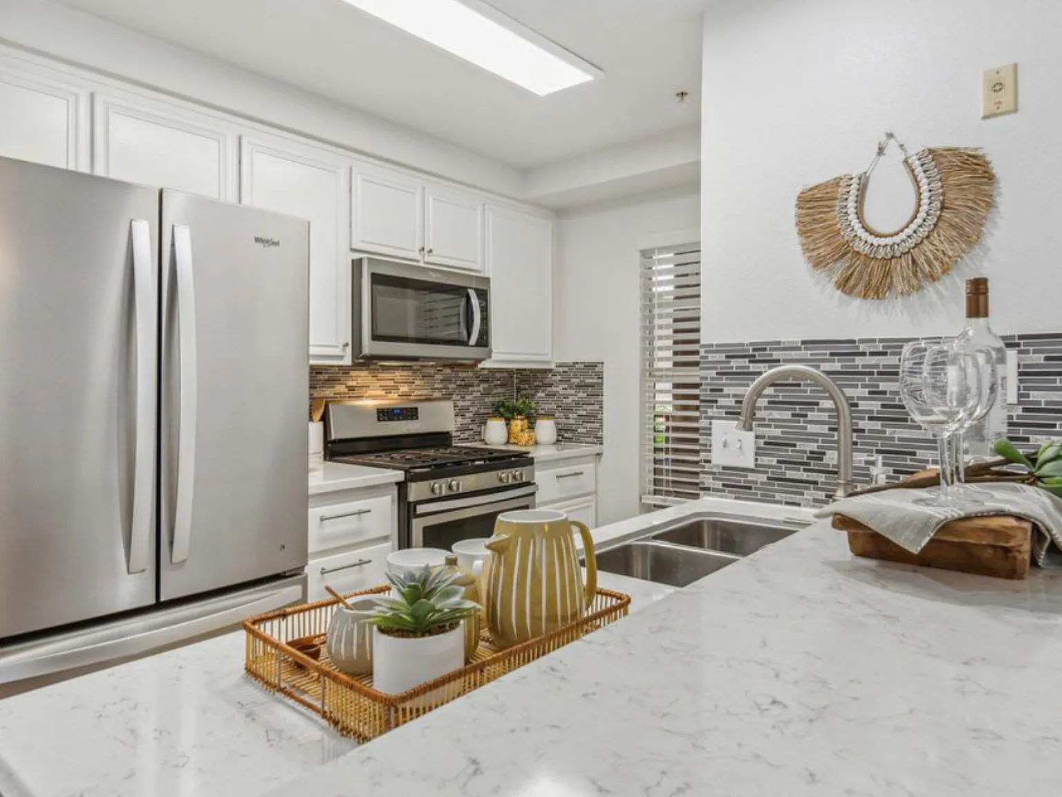 1 bed, 773 sqft, $2,985 — Photo 4