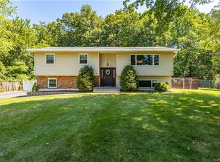 11 Cranford Rd, Bardonia, NY 10954