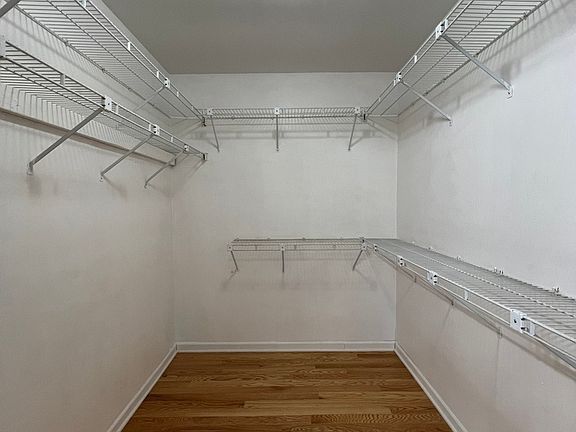 5th image of 125 Camden Ct