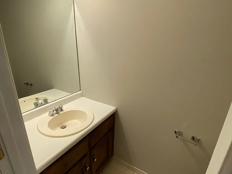 250 Cleveland Rd #211 — Photo 16