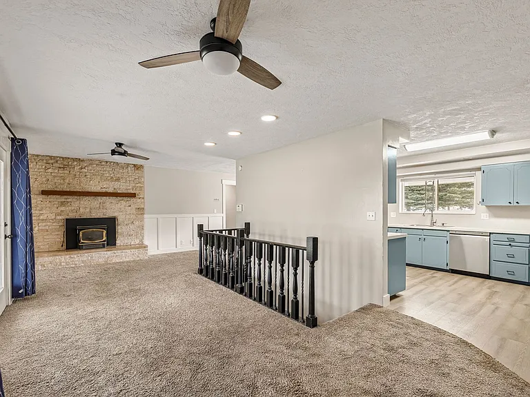 275 Park St — Photo 5