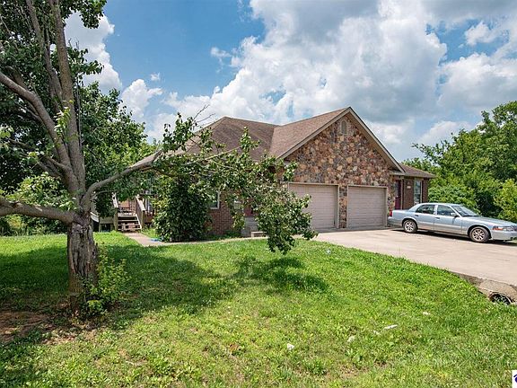4th image of 115 Wood Ln