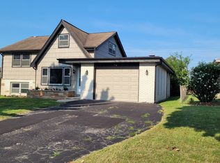 734 N Van Auken St, Elmhurst, IL 60126