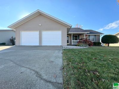 1159 13th St NE, Sioux Center, IA, 51250
