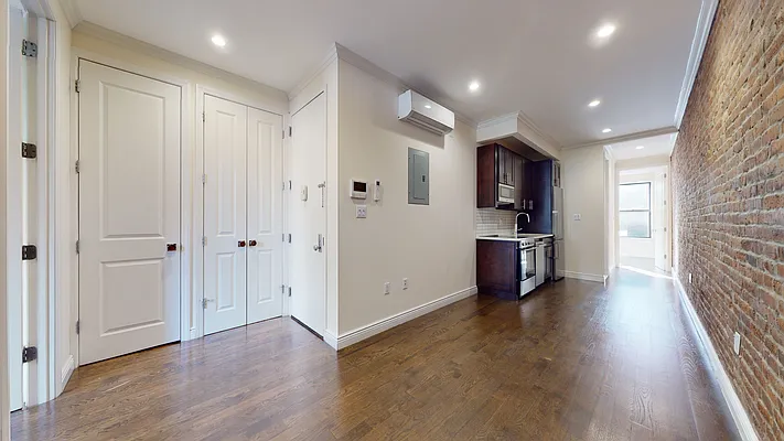 Rented by Bond New York | media 19