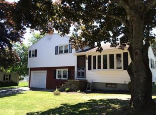 60 Westwood Dr, Dartmouth, MA 02747