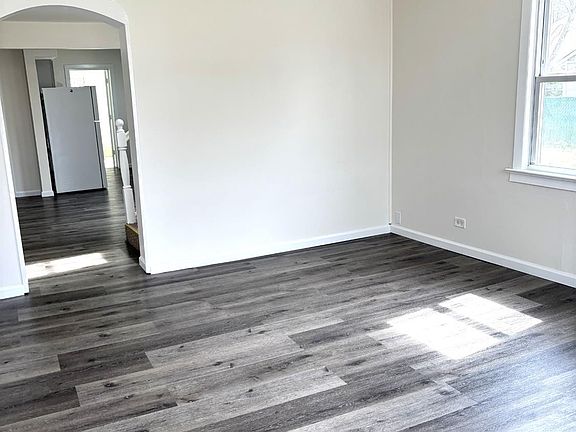 3rd image of 210 2nd St