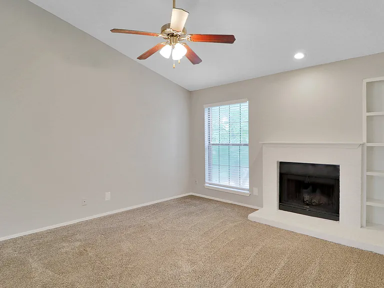 Silverwood Apartments — Photo 15