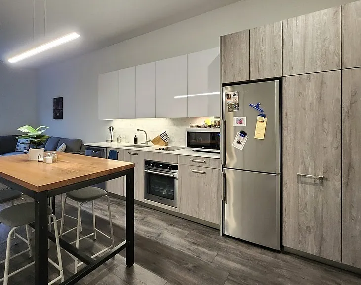 3418 N Lincoln Ave #205 — Photo 2