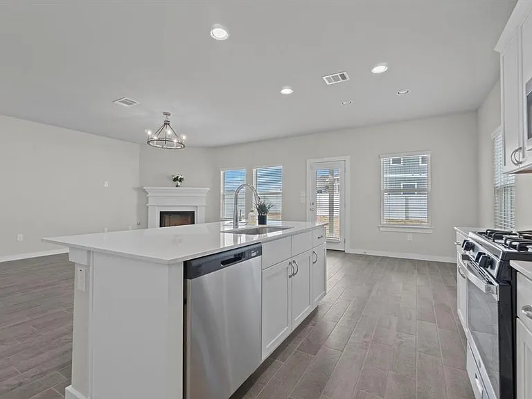 228 Appleberry Ln — Photo 5