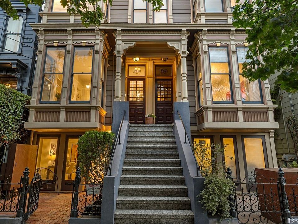 1st image of 210 Fair Oaks St