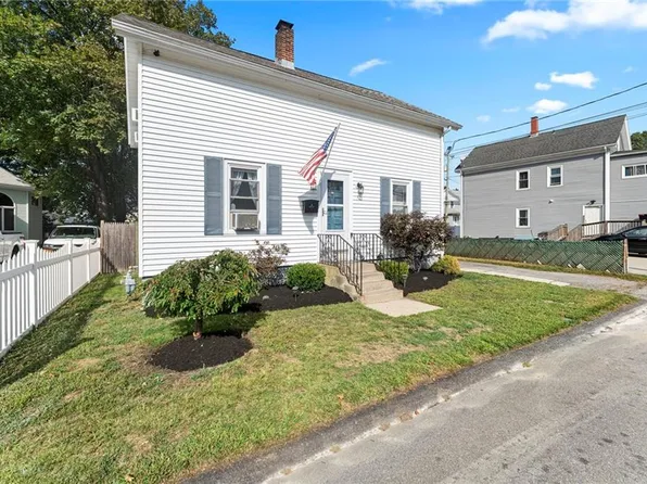3 Arnold Ave, Lincoln, RI 02865