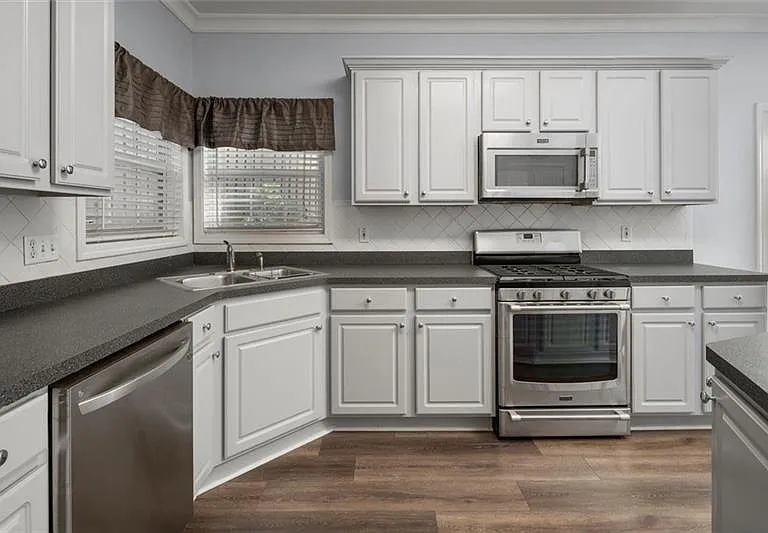 4220 Hunters Green Way NE — Photo 17