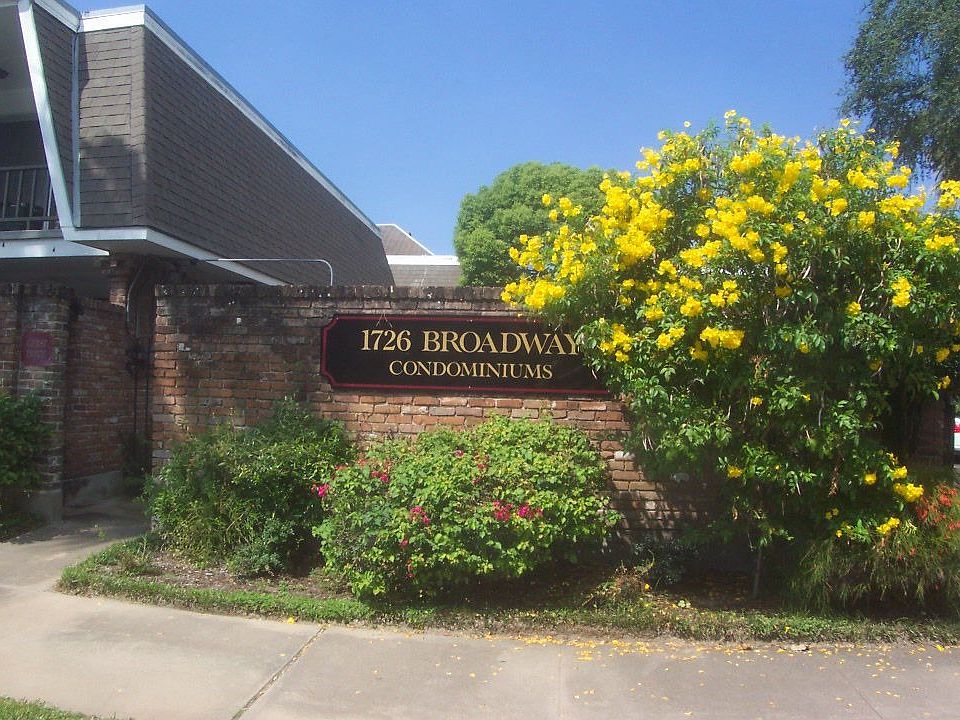 1726 Broadway 