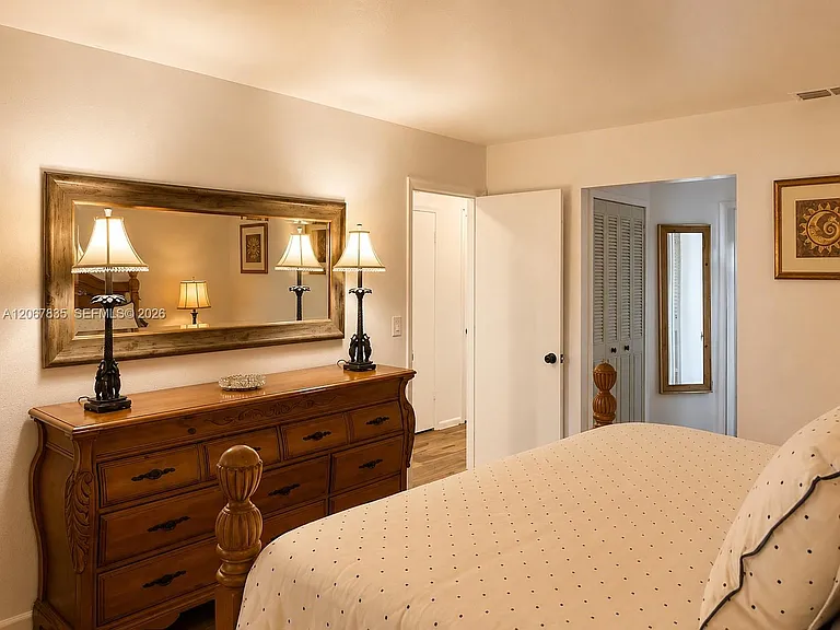 4633 Vilabella Dr #4633 — Photo 17