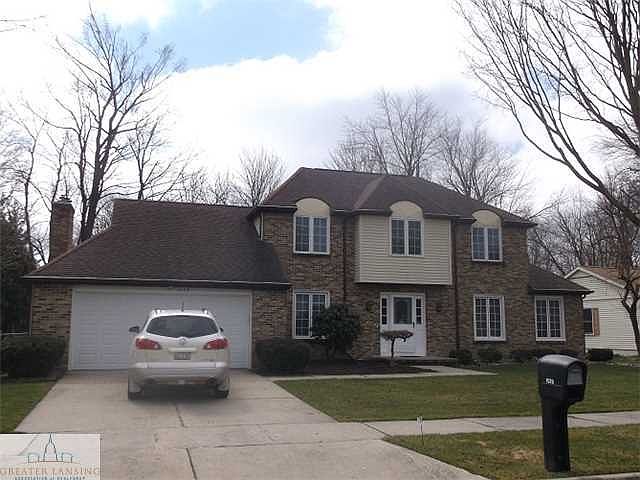 2nd image of 1029 E Fox Hills Dr
