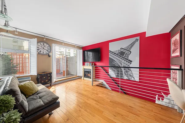 Sold by Compass | media 2