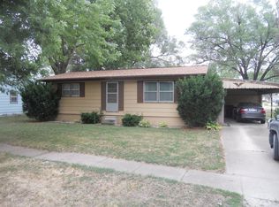 805 N 3rd St, Eddyville, IA 52553