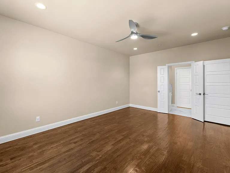 2952 Sheridan Dr — Photo 17