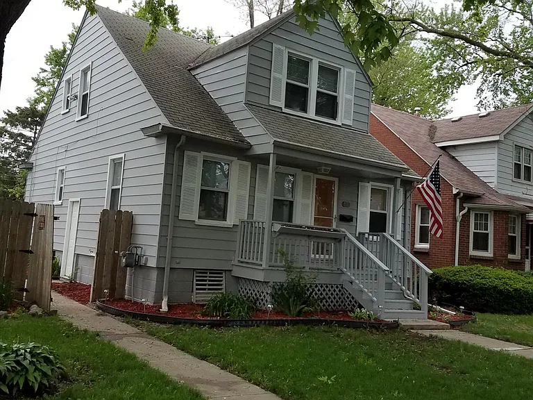 1576 College Ave — Photo 1