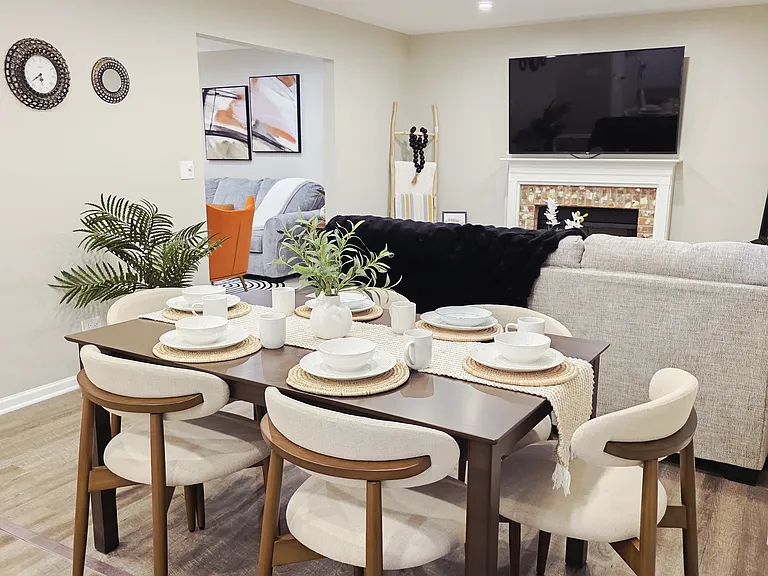 Bentley Dr — Photo 10