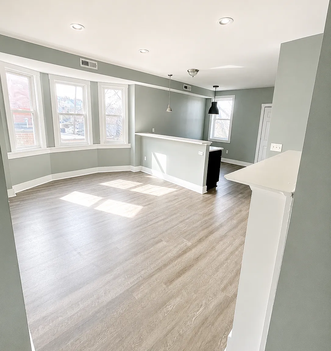 3 bed, 1050 sqft, $1,495 — Photo 3