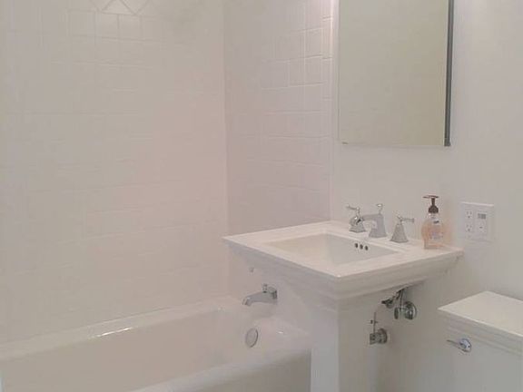 2nd image of 2240 Bay St APT 202