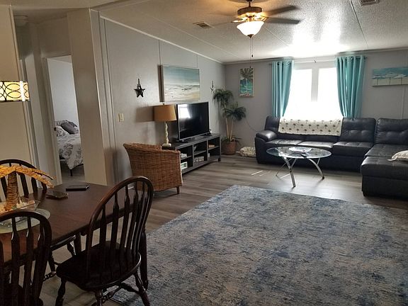 4th image of 375 Plantation Landings Dr