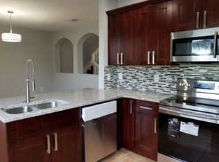 16570 SW 70th St, Miami, FL 33193