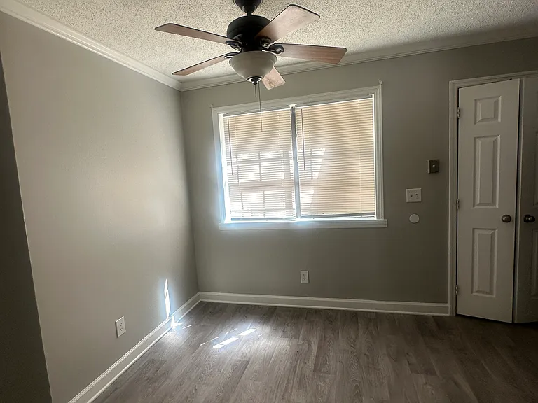 104 Kimeran Ln #C — Photo 8