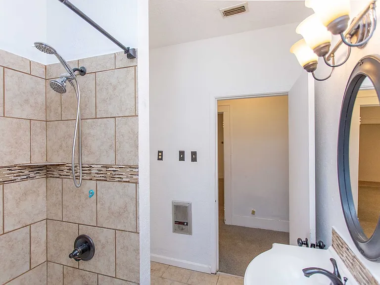 1710 Pearl Ave — Photo 19