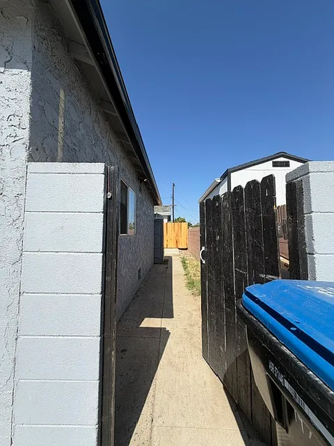 3 bed, 1200 sqft, $3,000 — Photo 2