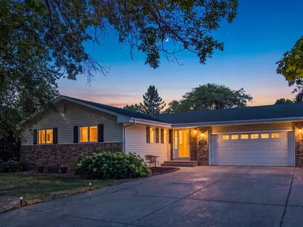 9920 36th Pl N, Plymouth, MN 55441