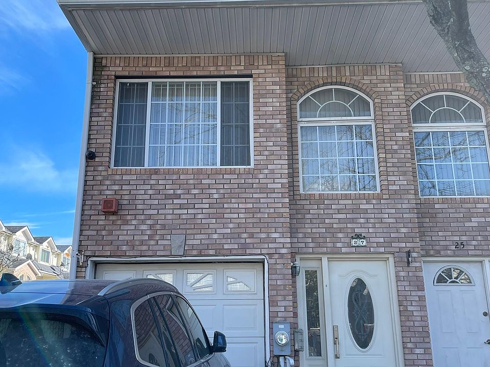 1st image of 27 Pelican Cir